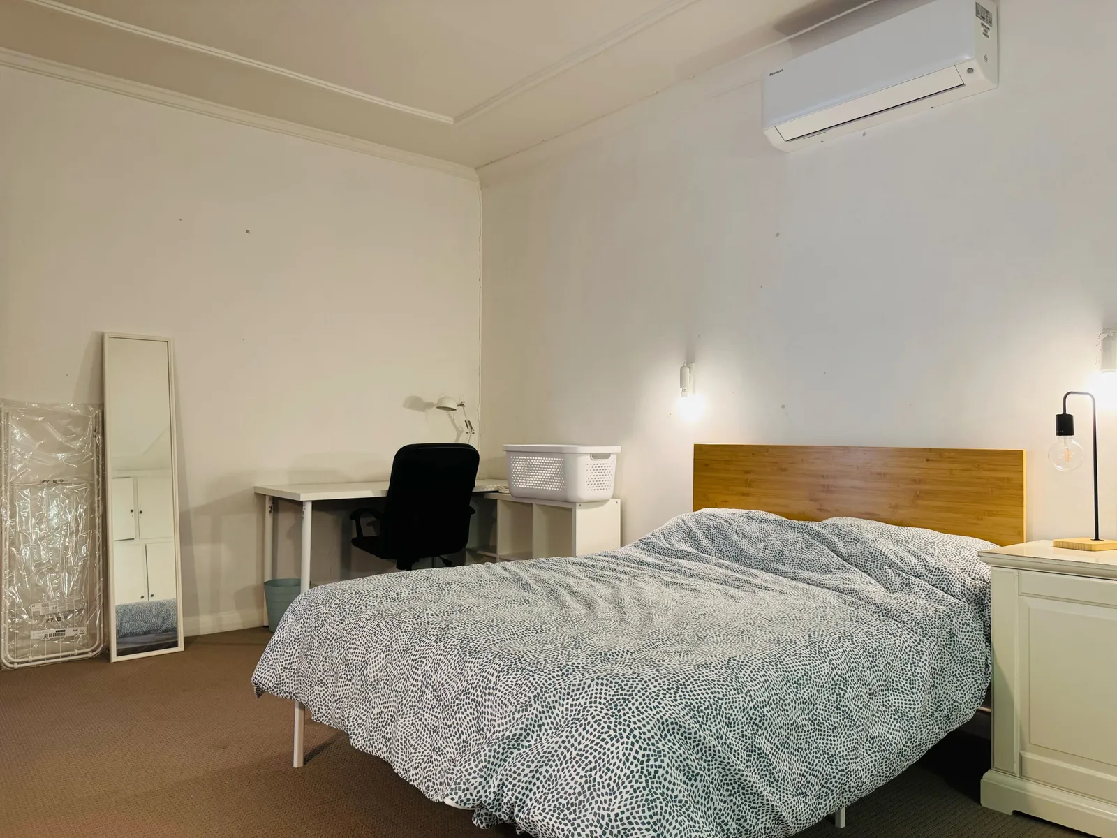 [Room 5] South Terrace, Adelaide